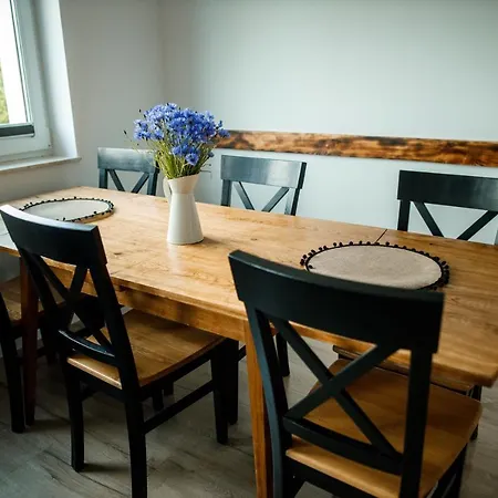 W Kraju Baskow アパート フミエルノ